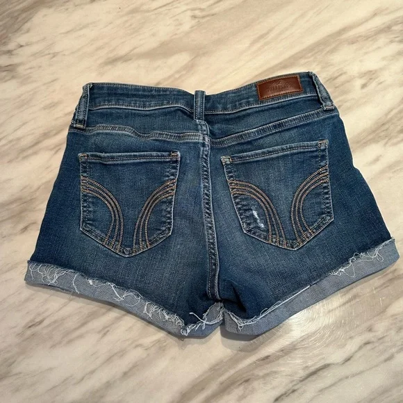 3/$10!!! Hollister Curvy Mid-Rise 3” Dark Wash Distressed Denim Jean Shorts - Picture 2 of 5